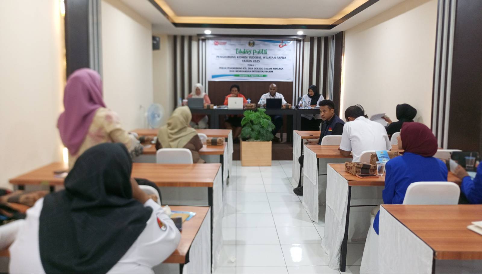 KY Papua ingatkan beri perhatian kasus kekerasan perempuan-anak di Papua 3 kasus kekerasan perempuan-anak di Papua