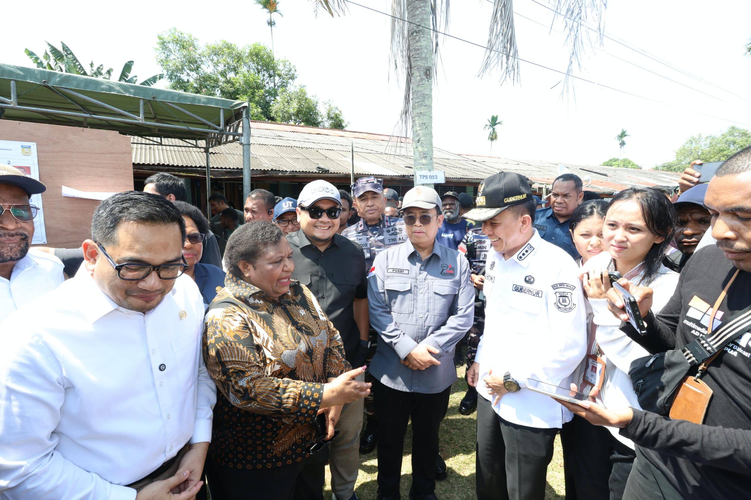 Pj Gubernur Papua, Wamendagri dan Forkopimda pantau sejumlah TPS