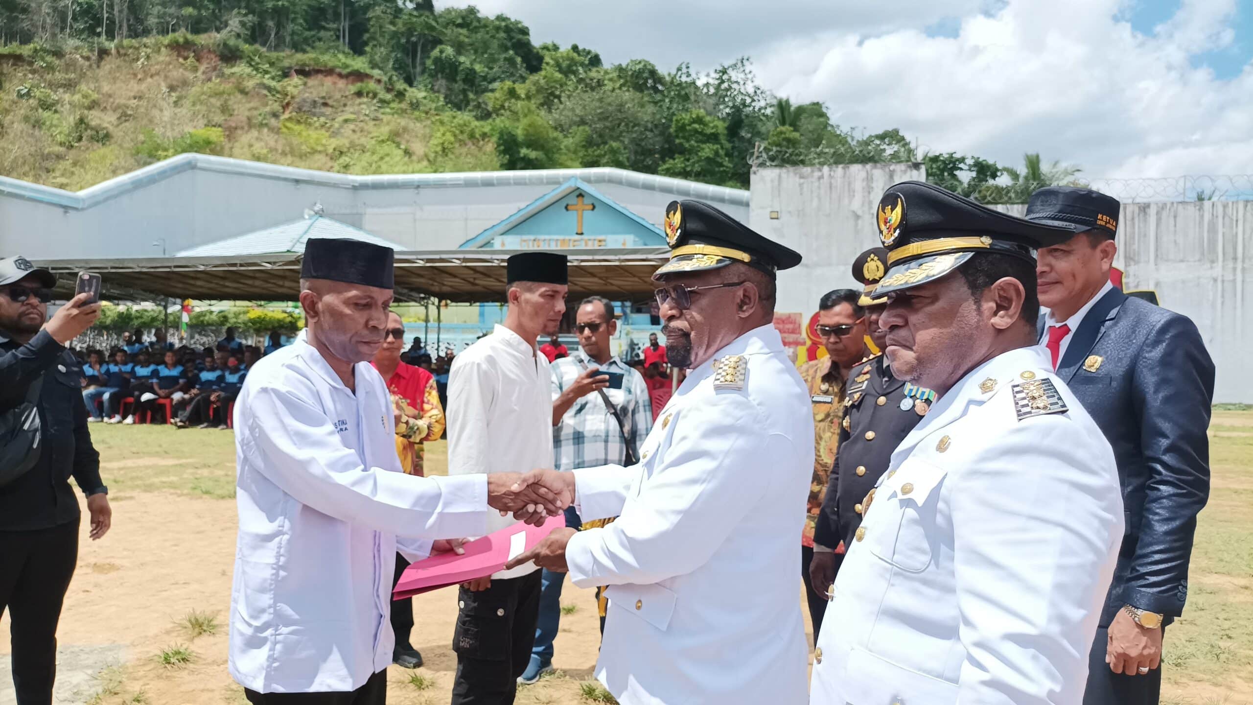 427 warga binaan lapas narkotika Jayapura terima remisi pada HUT RI ke-80 tahun 4 427 warga binaan lapas narkotika Jayapura terima remisi pada HUT RI ke-80 tahun