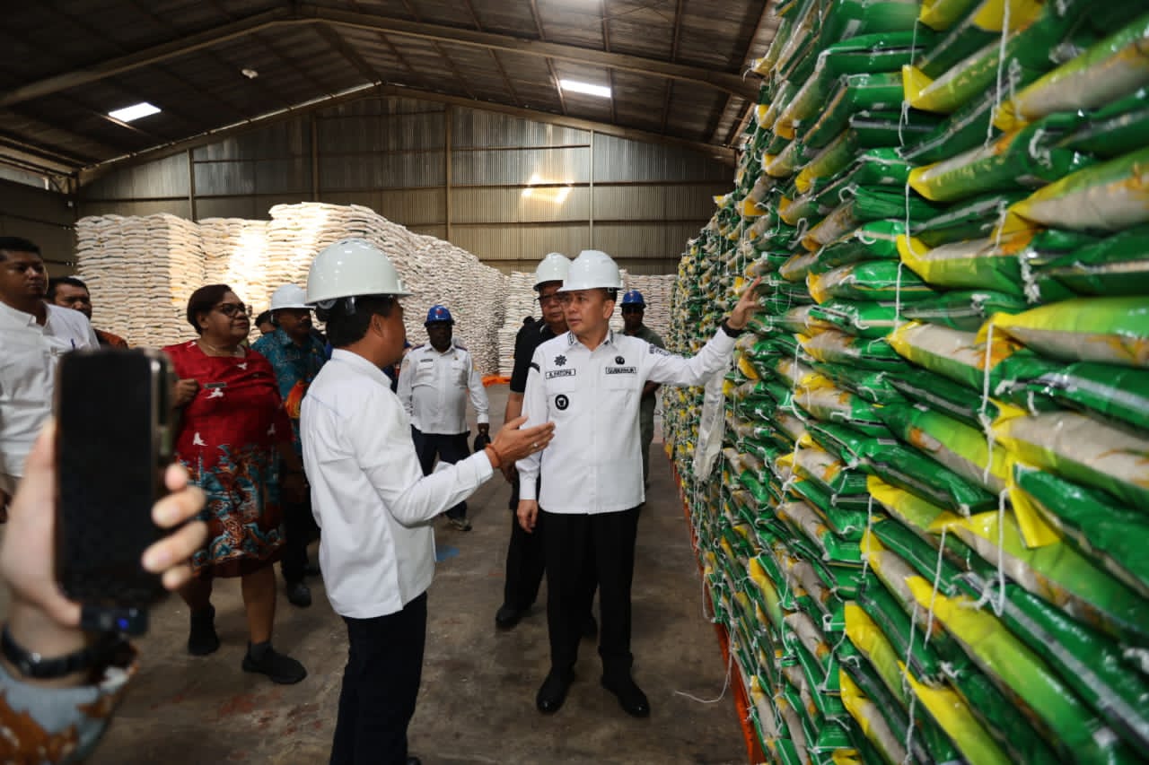 Pj Gubernur Agus Fatoni pastikan stok dan harga beras di Papua stabil 6 Pj Gubernur Papua, Agus Fatoni