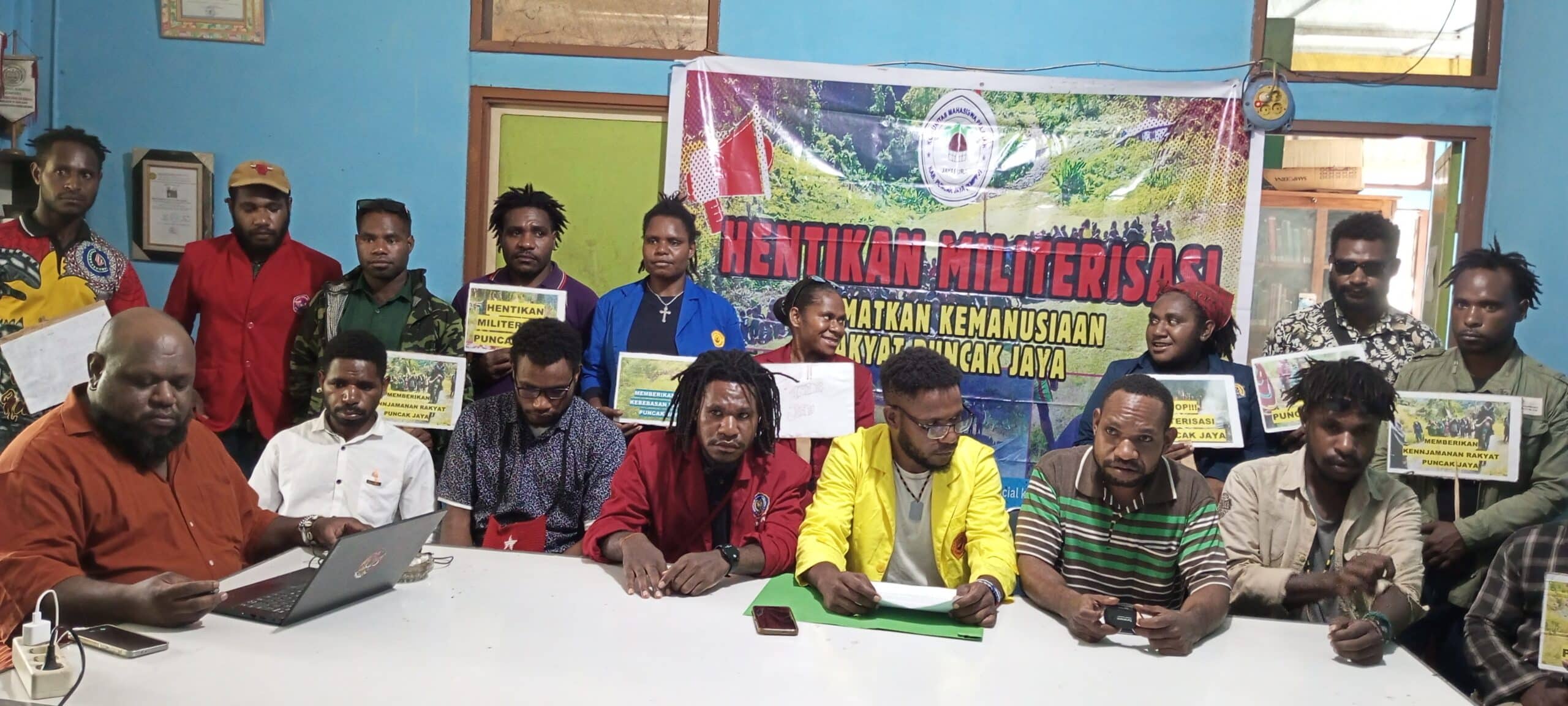 Ribuan warga Puncak Jaya dilaporkan mengungsi akibat penyerangan militer