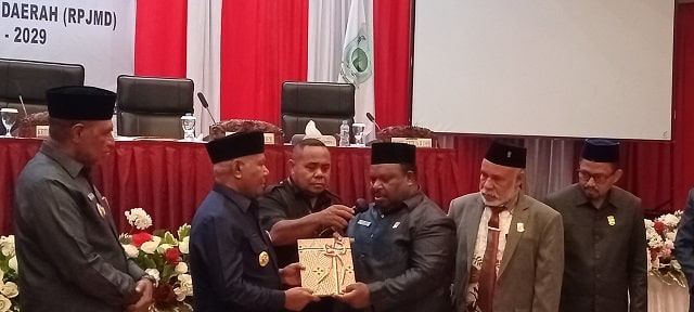 Empat Fraksi setuju, PDI-P tolak RPJMD Papua Barat 1 RPJMD