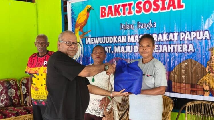Presiden Prabowo salurkan bantuan untuk masyarakat adat Kayu Batu 1 Bantuan