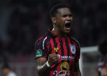 Persipura vs Persipal Palu