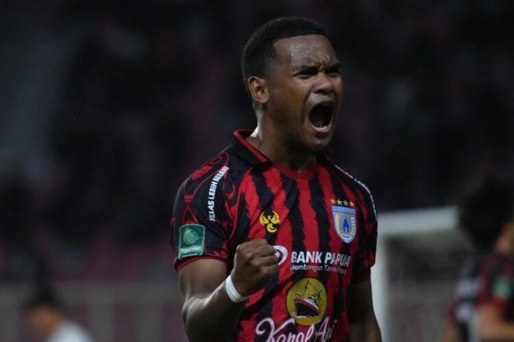 Persipura vs Persipal Palu