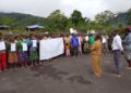 Gereja, pemerintah Distrik Borme dan masyarakat tolak pembangunan pos TNI 28 Seluruh tokoh bersama masyarakat distrik Borme saat menyatakan penolakan wacana pembangunan pos TNI di Distrik Borme Kabupaten Pegunungan Bintang, Provinsi Papua Pegunungan pada Jumat (27/2/2026).-Jubi/Dok Eran Kulka.