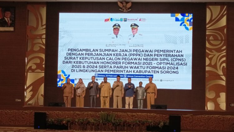 658 CPNS dan PPPK Kabupaten Sorong terima SK, ini pesan Bupati 1 SK