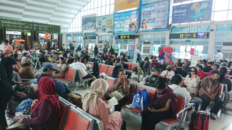 14.345 penumpang keluar dari Bandara Sentani selama pembukaan posko lebaran 1 Bandara