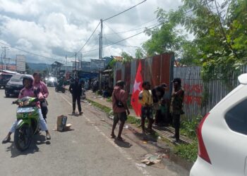 Aktivis KNPB Nabire diadang polisi usai galang dana 5 KNPB