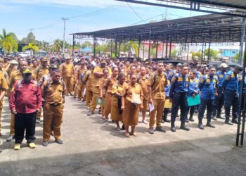 Suasana saat penyerahan STTP kepada 874 CPNS di di Halaman Kantor BKPSDM, Kompleks Bandara Lama, Distrik Nabire, Kabupaten Nabire, Papua Tengah pada Selasa (3/3/2026).- Dok/Humas.