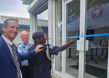 Polisi Selandia Baru membuka 'Kiwi Whare' di Vanuatu 7 Vanuatu