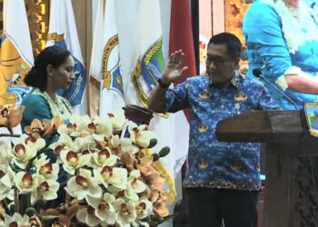 Penjabat Sekretaris Daerah Provinsi Papua Tengah, dr. Silwanus Soemoele saat mewakili Gubernur Papua Tengah, Meki Nawipa S.H menutup Musrenbang Otsus dan Musrenbang RKPD di Kantor Gubernur Papua Tengah, di Nabire, Kamis (30/04/2026) - Dok.untuk Jubi
