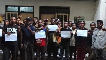 Members of the Ikatan Pelajar dan Mahasiswa Papua Pania Raya (IPMAPAPARA) Malang study city and the Papua Student Alliance of Kawanua Family (KK) Malang — Courtesy of Jubi