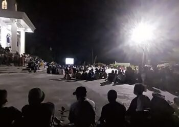 Suasana nobar pesta babi
