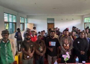 Foto bersama usai nobar dan diskusi film dokumneter Pesta Babi-Kolonialisme di zaman kita, di Distrik Muliama, Kabupaten Jayawijaya, Papua Pegunungan, Minggu (21/06/2026) - Dok. Untuk Jubi