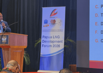 Otoritas Perminyakan Nasional (NPA) menargetkan kandungan lokal sebesar 32 persen dalam Proyek LNG Papua. Pejabat CEO NPA, David Manau saat menyampaikan sambutan- Jubi/tvwan.com.pg