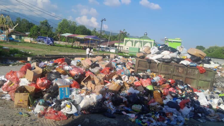 tumpukan sampah