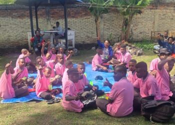 Fransina Daby sekolahkan anak jalanan ke Jayapura