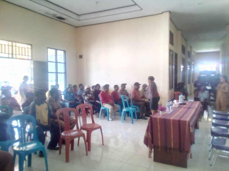 Masyarakat Distrik Mare