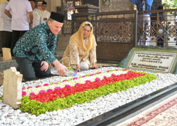 Australi dan Jawa Timur