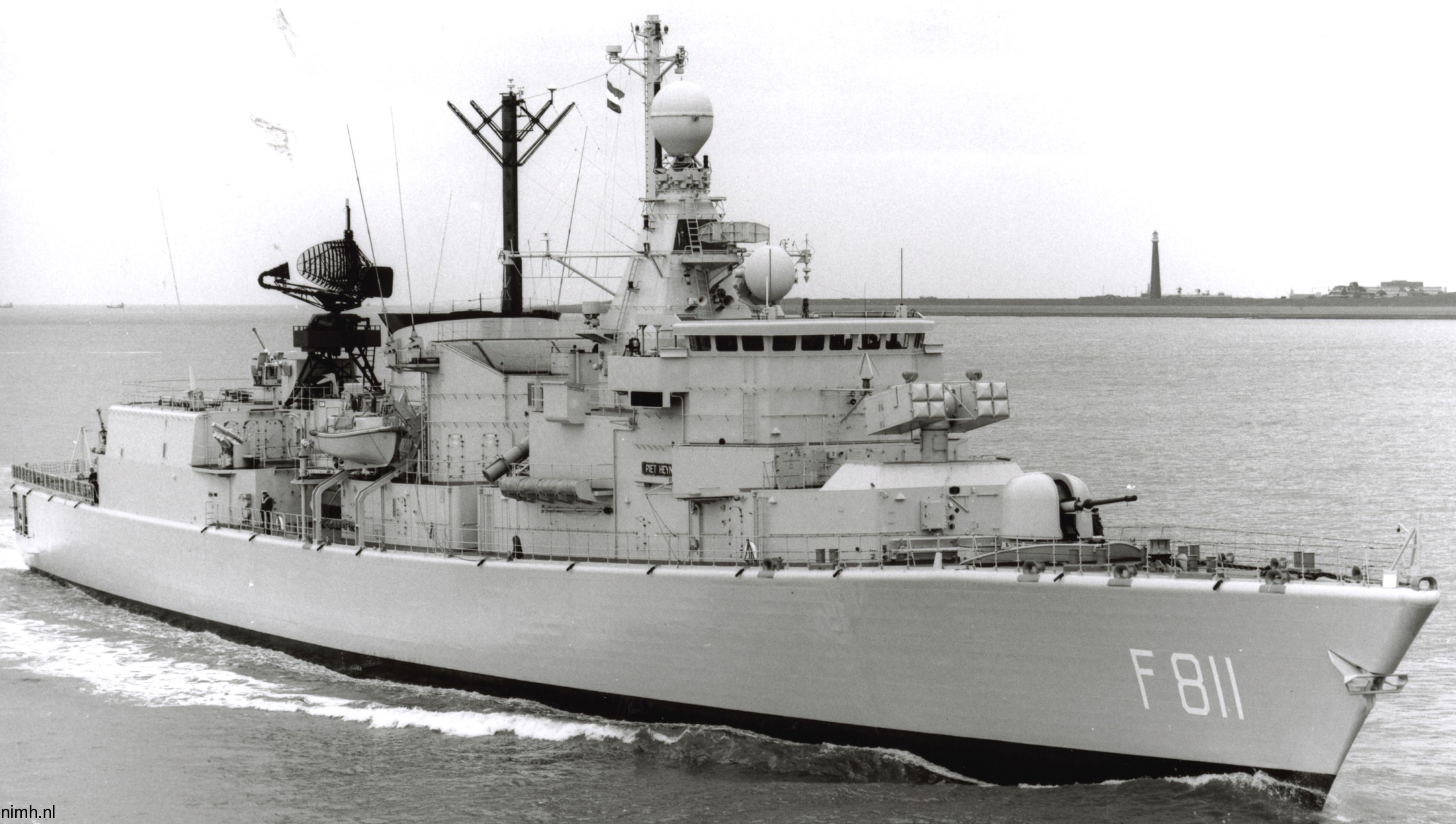 F 811 HNLMS Piet Heyn 06
