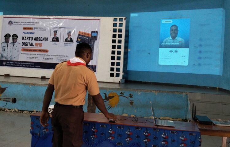 SMK Negeri 1 Teknologi dan Rekayasa Sentani mulai gunakan absensi digital 5 Absensi digital