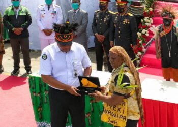 Gubernur Nawipa luncurkan subsidi penerbangan