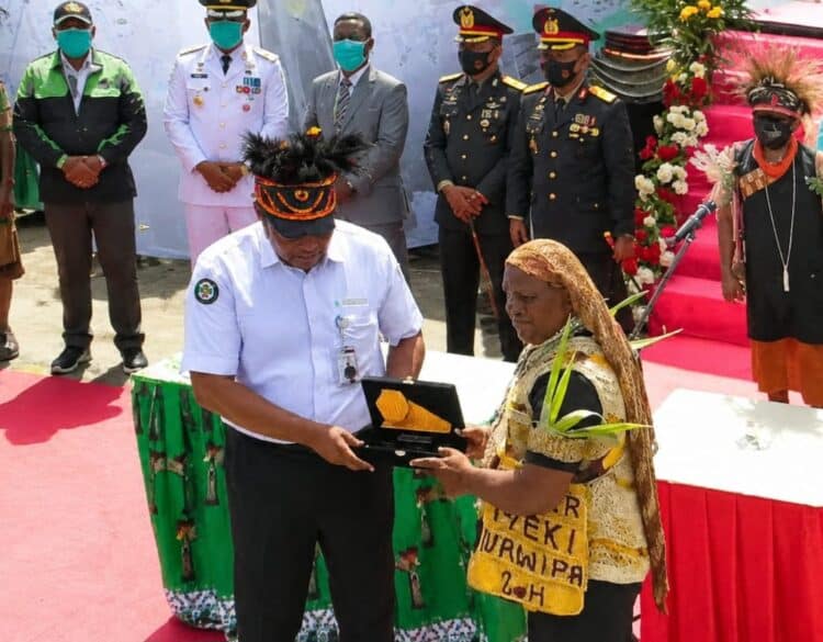 Gubernur Nawipa luncurkan subsidi penerbangan
