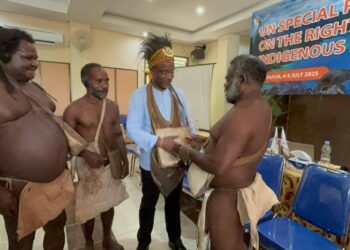Pelapor Khusus PBB untuk Hak Masyarakat Adat ketika berbicara dihadapan masyarakat adat Papua pada bulan Juli 2025 lalu - Jubi/Victor Mambor