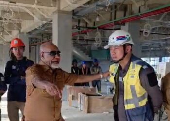 Wagub Geley pembangunan gedung