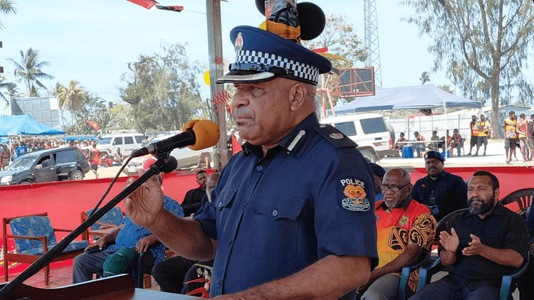 Kepolisian Madang mengimbau penyerahan senjata api ilegal 1 senjata api ilegal