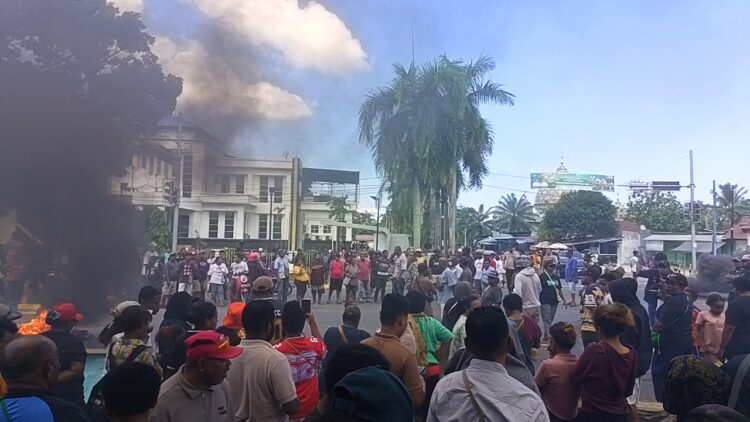 Keluarga almarhum Yanto Idorway
