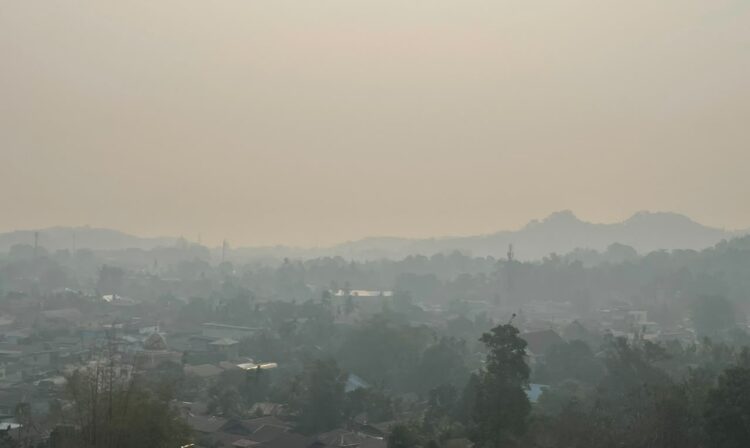 Kabut asap di Kota Sorong diduga akumulasi dari daerah lain 1 Kabut asap Sorong