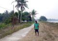 Tepi sungai terkikis abrasi