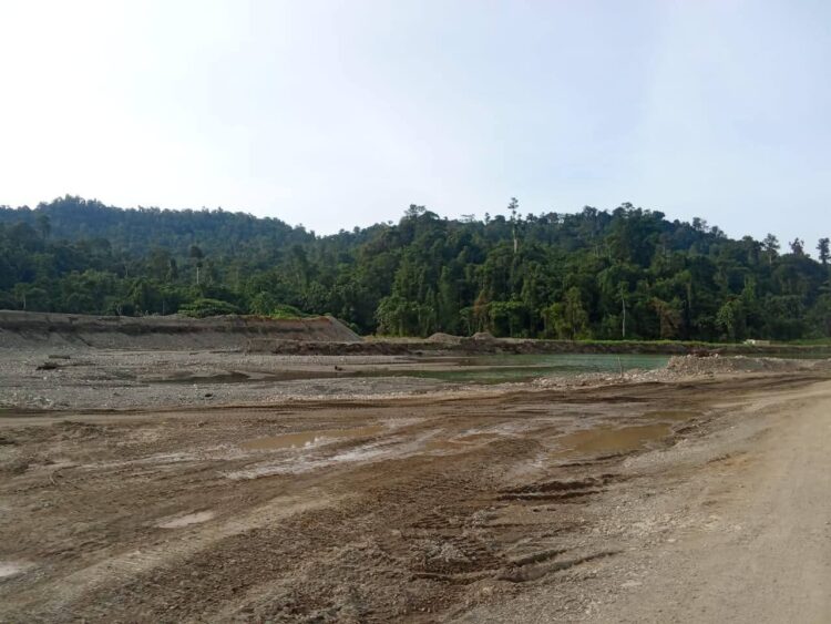 Tambang emas Makimi: Hak masyarakat adat dan jaminan pemulihan lingkungan 1 Tambang emas