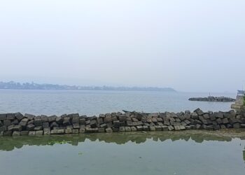 Kabut di Manokwari Papua Barat jarak pandang dari Rendani ke Biriosi Sanggeng terbatas- Jubi/Adlu Raharusun