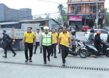 Kapolda Papua Barat cek antrean kendaraan