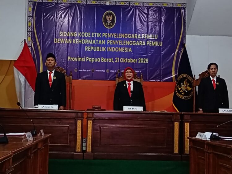 DKPP sidangkan pengaduan dugaan perzinaan komisioner KPU Papua Barat 1 Sidang DKPP