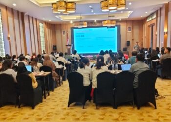 Suasana workshop "Peningkatan Mutu Pelayanan Kesehatan Lanjutan Rumah Sakit dan Optimalisasi Pencatatan dan Pelaporan Rumah Sakit secara Online Tahun 2026" yang digelar Dinkes Provinsi Papua Tengah di Kota Timika, Kabupaten Mimika, 22–24 Oktober 2026 - Dok. Humas Pemprov Papua Tengah 1 Peningkatan mutu pelayanan rumah sakit