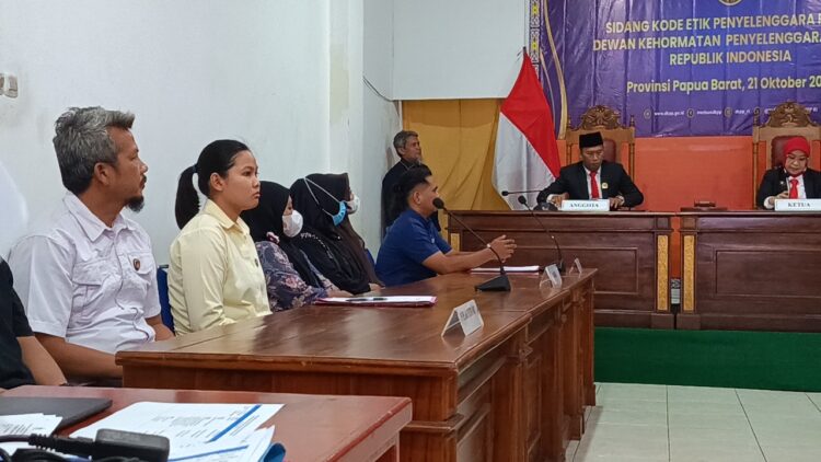 Berkas dugaan perzinaan komisioner KPU Papua Barat telah P21 1 Berkas perzinaan komisioner KPU